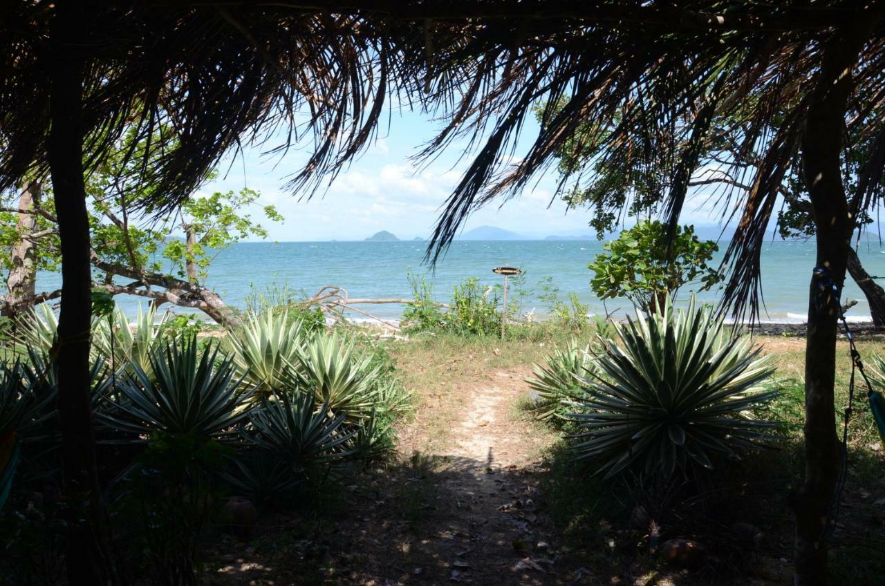 Reggae Island Private Island Koh Phayam Bagian luar foto