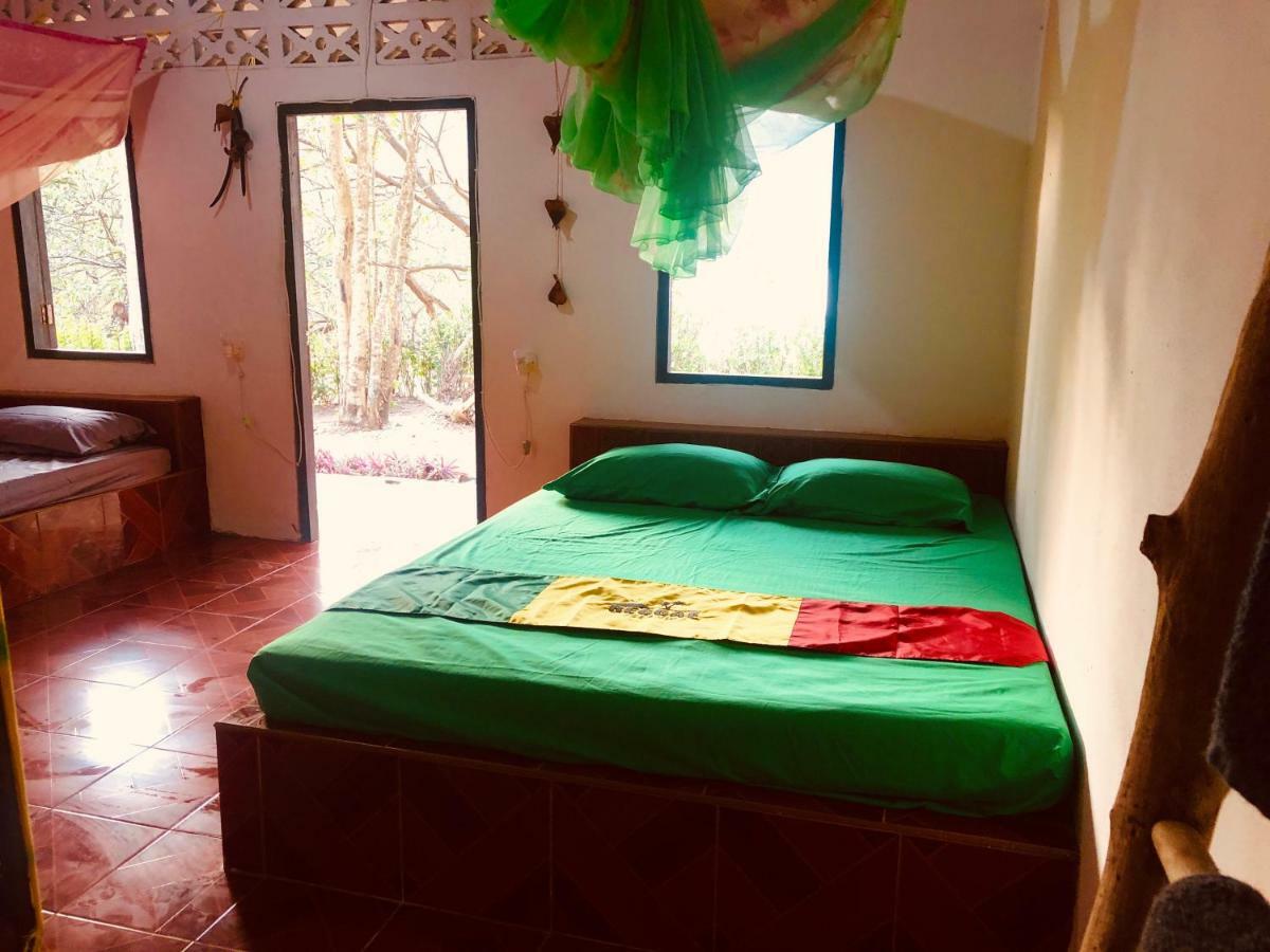 Reggae Island Private Island Koh Phayam Bagian luar foto